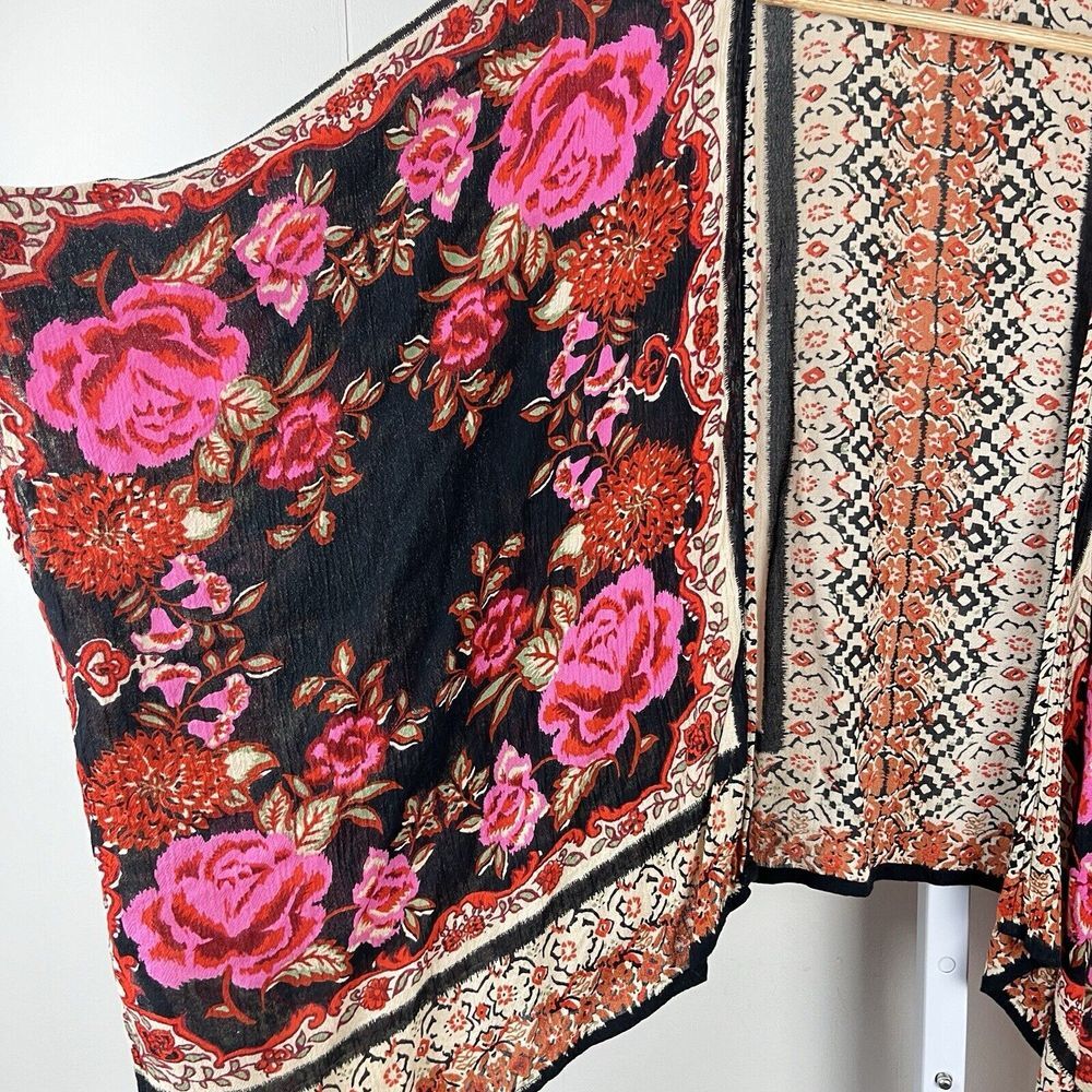 En Creme Kimono Wrap‎ Top Pink Black Rose Floral Boho Western Womens Medium - Picture 3 of 5